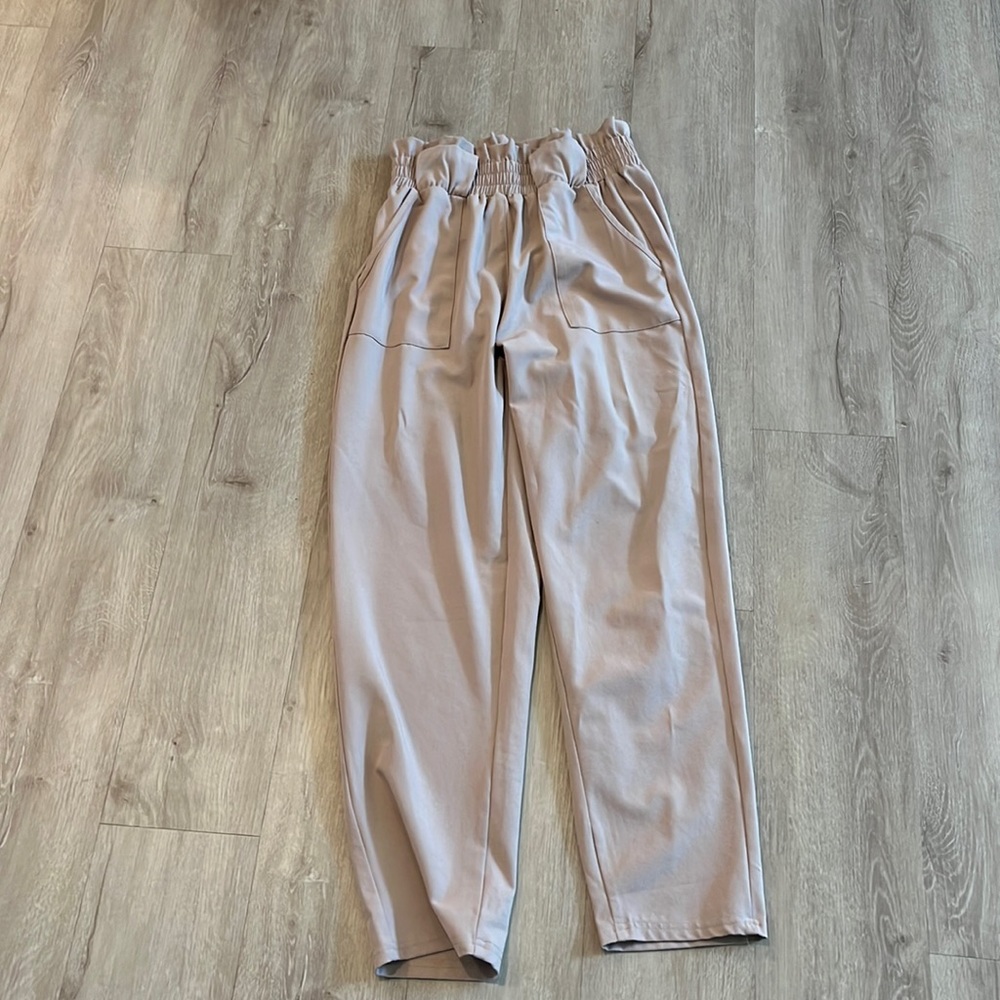 Lightweight paperbag lightweight waist tan pants bought on Amazon sz small